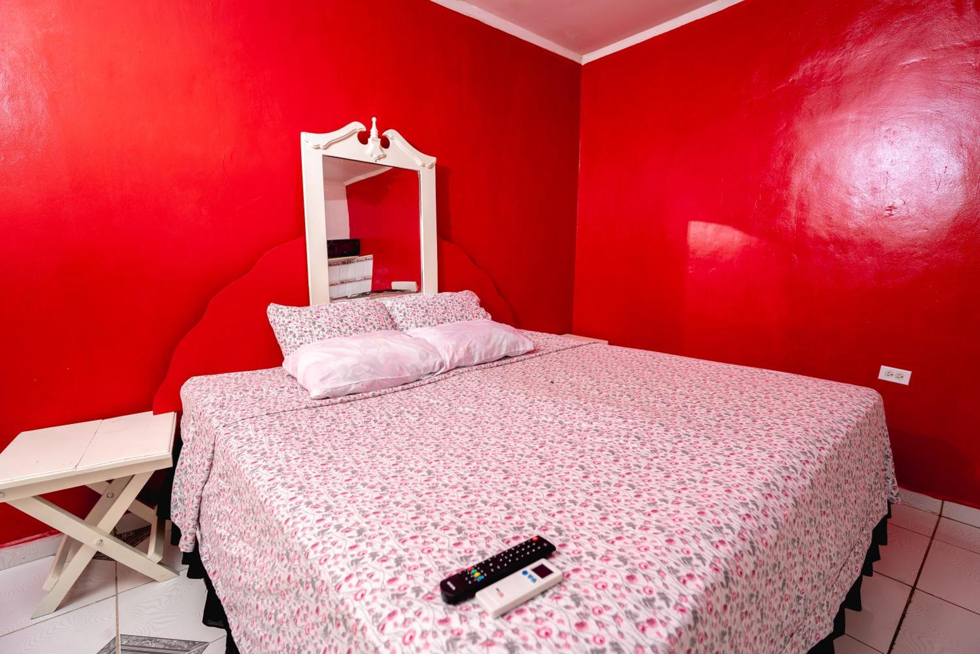 Hotel&Hostal Trinidad La Ceiba Exterior photo